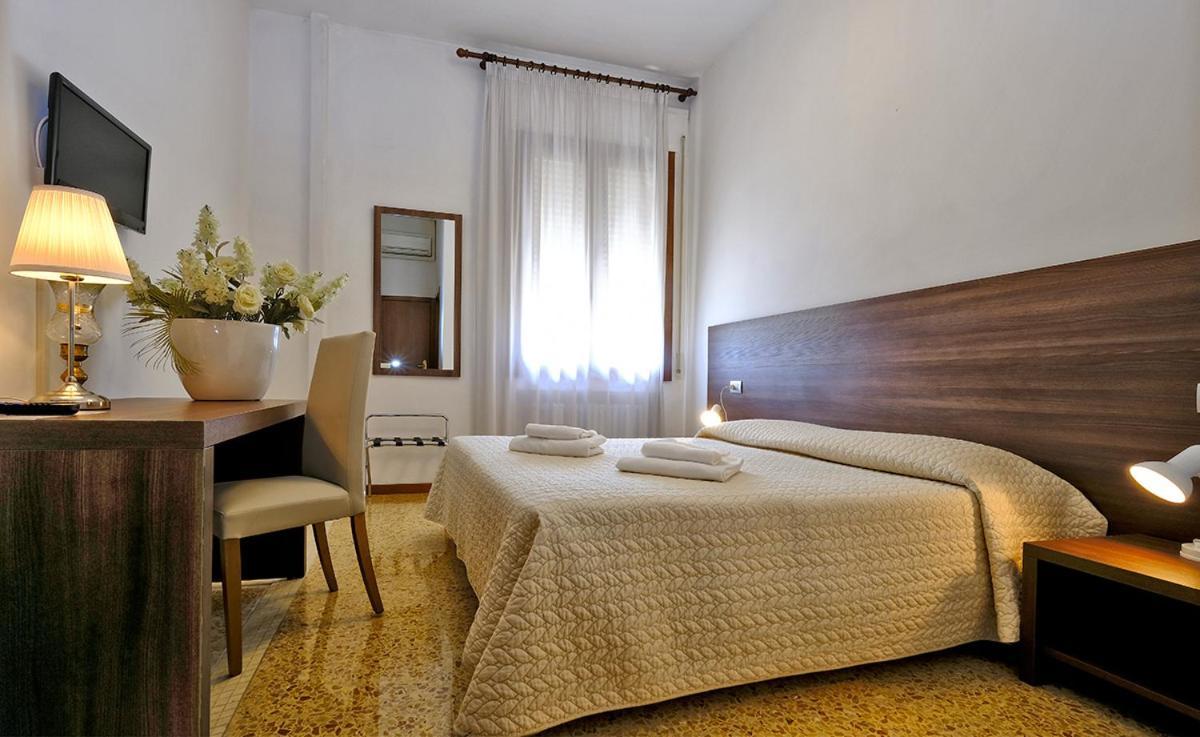Locanda Al Santuario Peschiera del Garda Extérieur photo